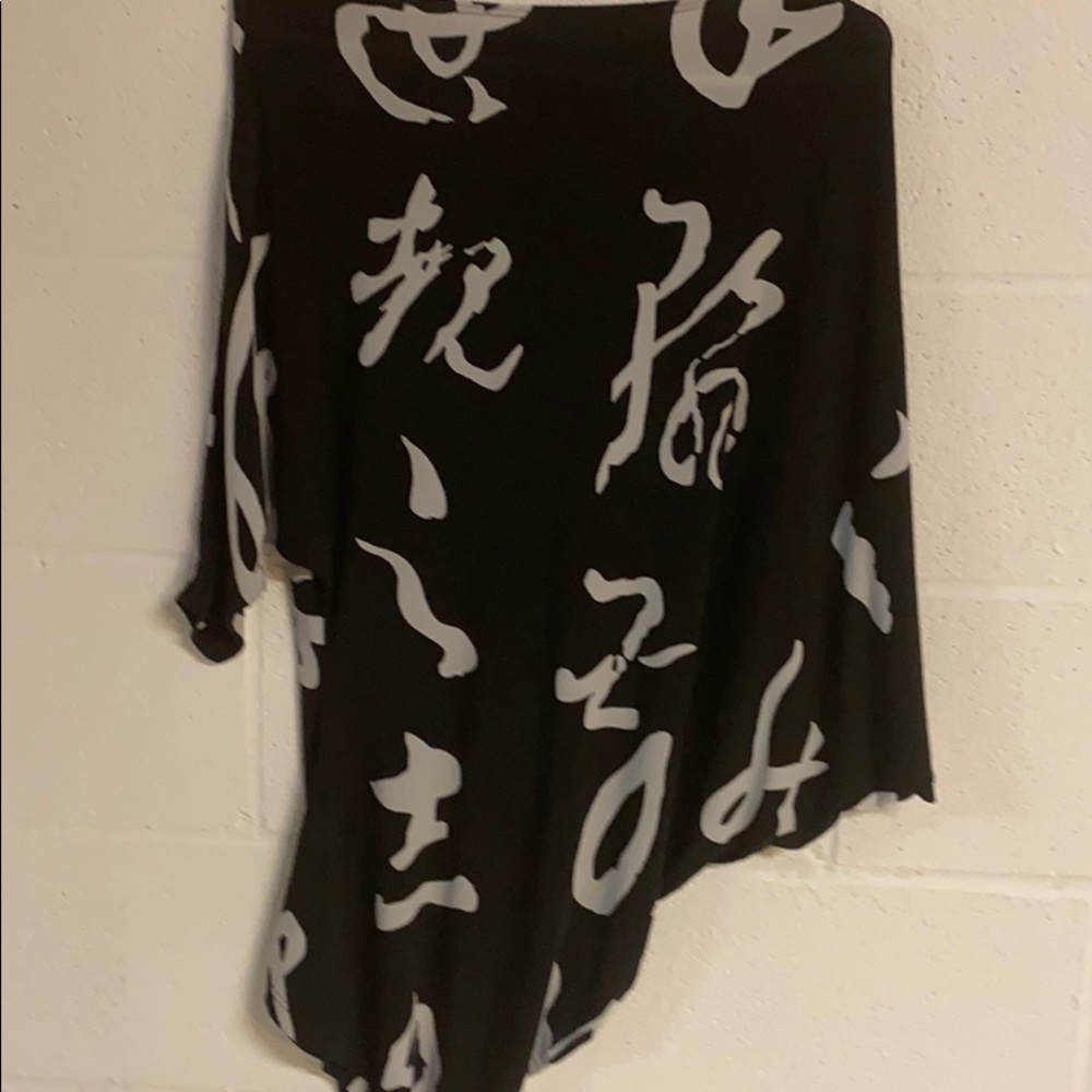 Asymmetrical top by Freshline unusual  Medium VGC